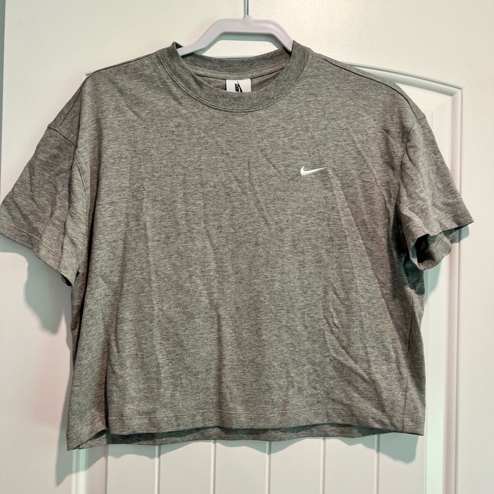 Nike Women’s Gray Cropped T-Shirt